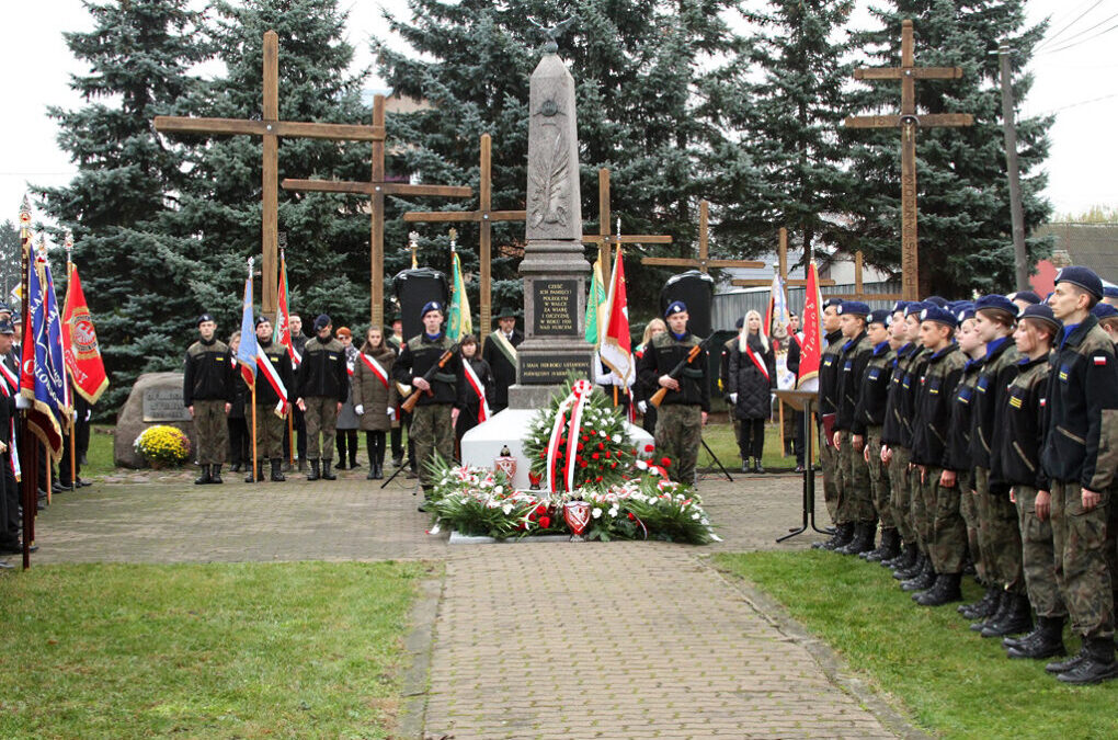 Udział naszych kadetów w gminnych obchodach Narodowego Święta Niepodległości.