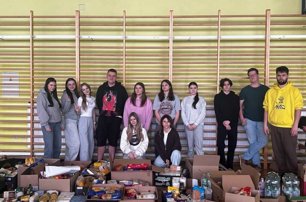 Zbiórka żywności w Ciechanowcu – wspólna pomoc potrzebującym